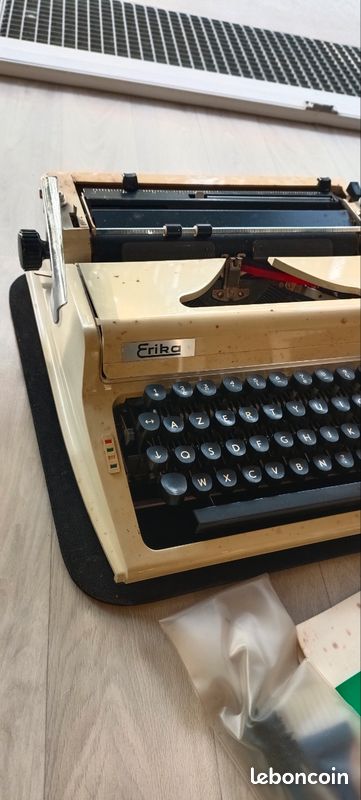 Machine à écrire (image 3)