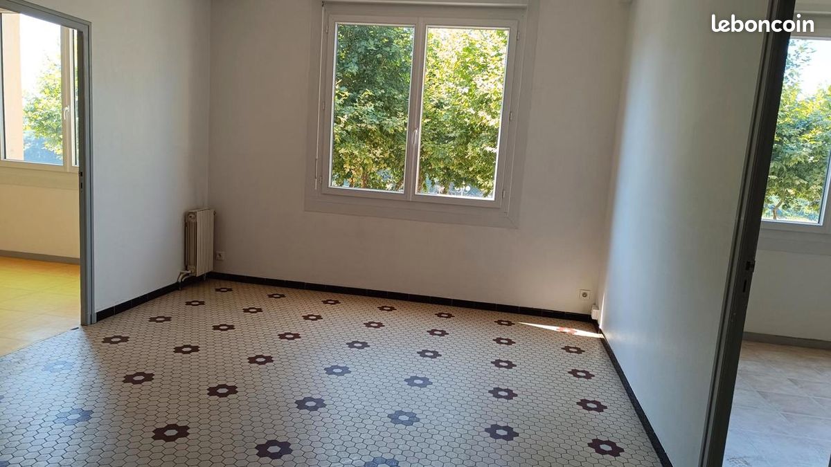 Appartement 3 pièces 71 m² · à La Réole · 71 m² · 651 €