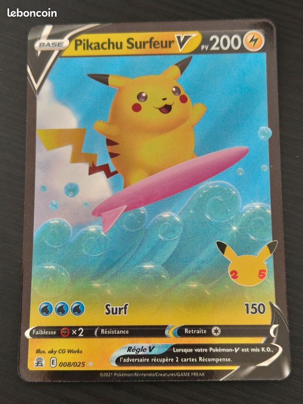 Carte Pokmon 008/025 Pikachu Surfeur V Ultra Rare 2021 Clbrations NMT FR  - Collection