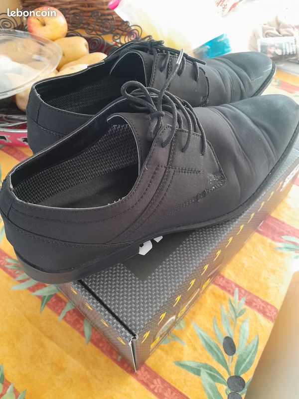 Chaussure de ville T 45 (image 1)