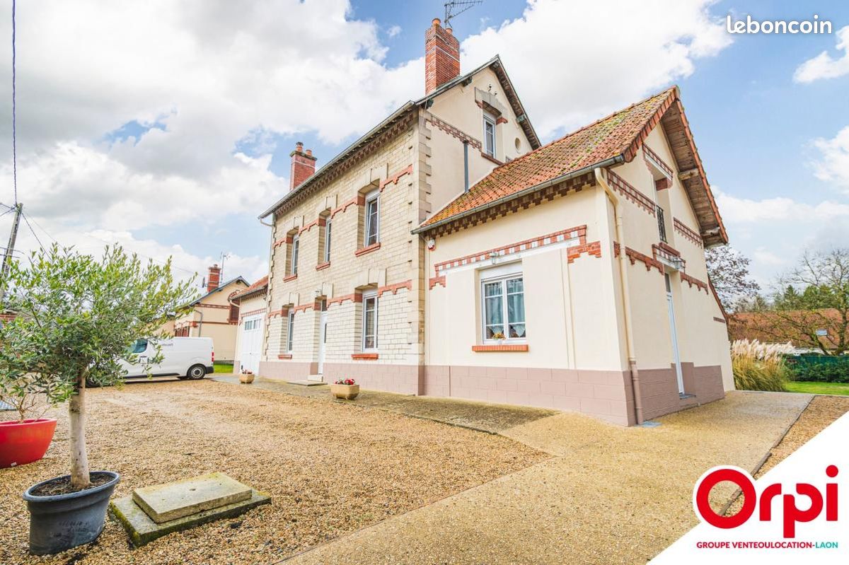 Maison 7 pièces 199 m² · à Bruyères-Et-Montbérault · 199 m² · 285 000 €
