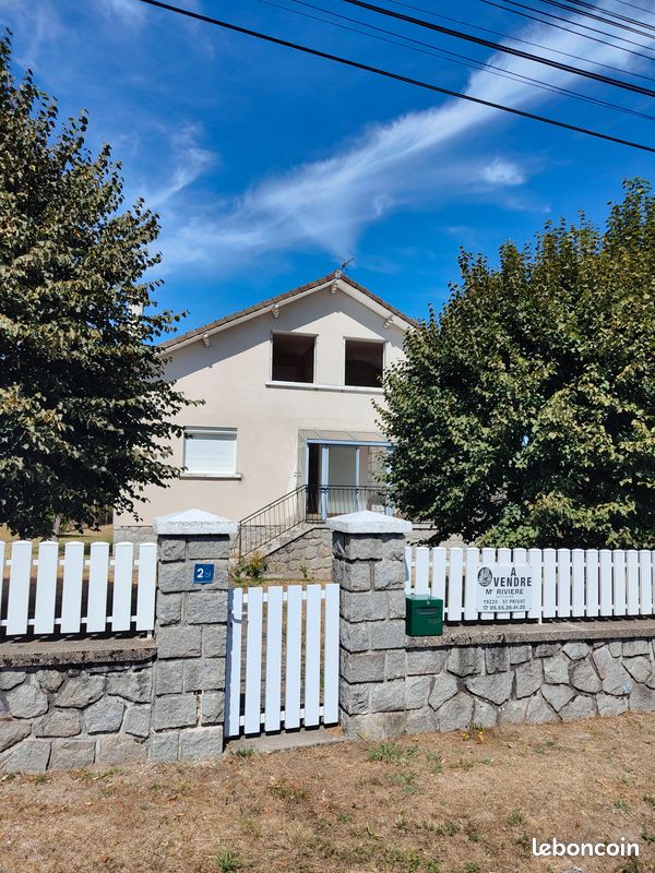 Maison 10 pièces 140 m² · à Saint-Privat · 140 m² · 125 000 €
