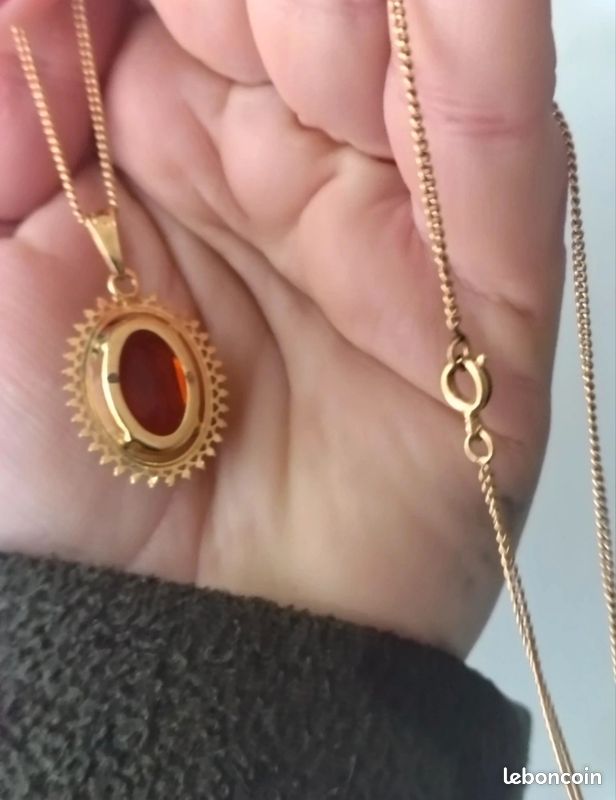 Grand Pendentif Breloque Vintage Français - Puy Mary Montagne émaillé Doré