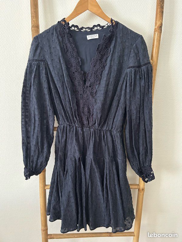Robe Claudie Pierlot bleu marine très bon état taille 36 (image 1)