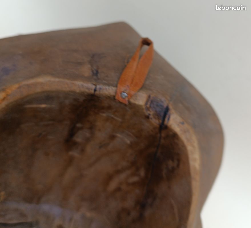 Masque africain décoratif en bois sculpté (image 8)