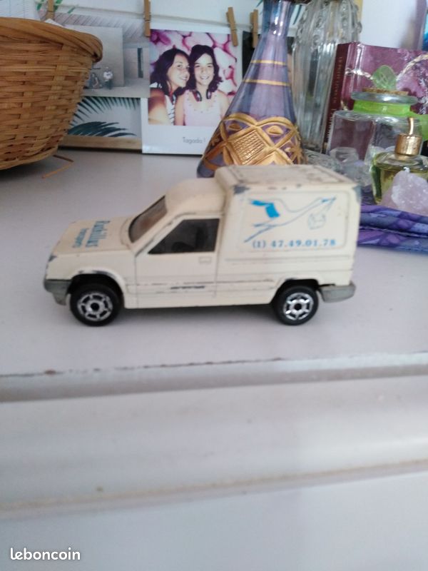 Voiture miniature renault express (image 1)