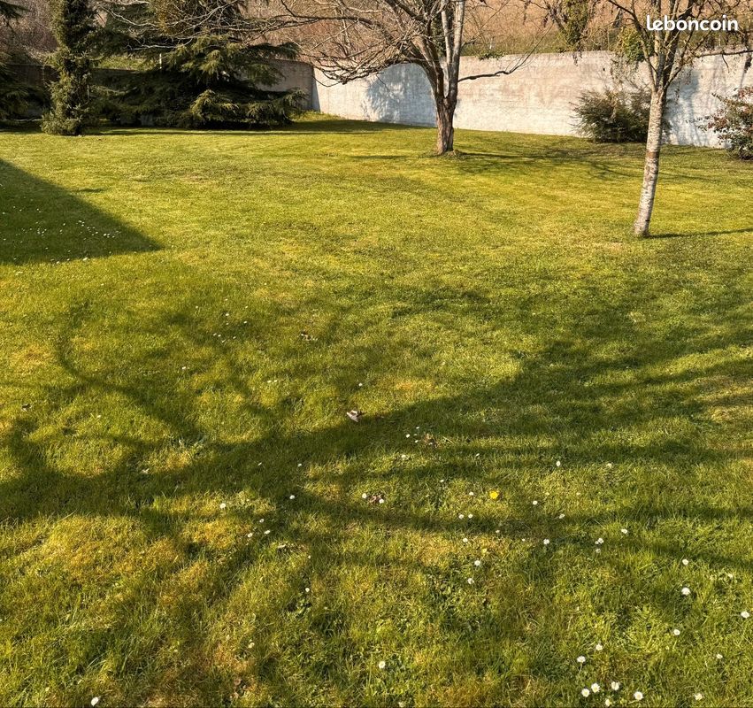 Terrain 971 m² · à Ménilles · 66 000 €