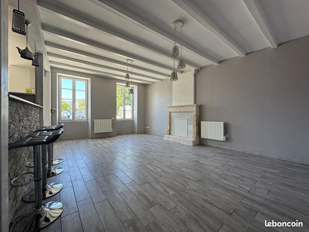 Maison 5 pièces 121 m² · à Surgères · 121 m² · 795 €