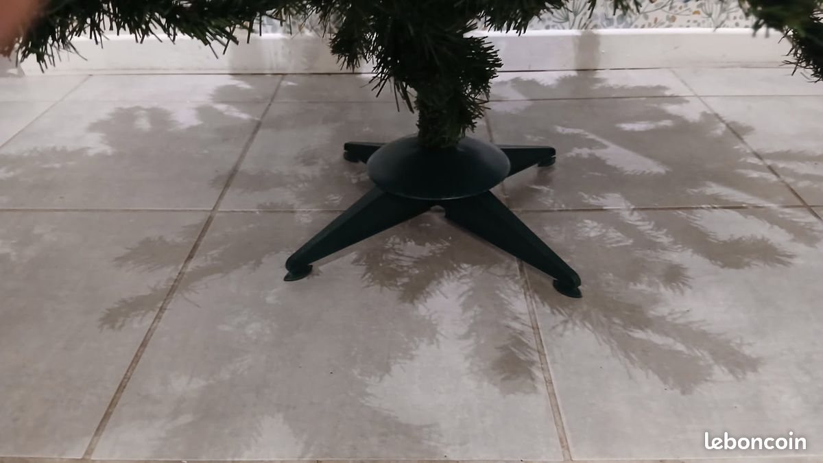 Sapin synthétique de Noël garni (image 3)