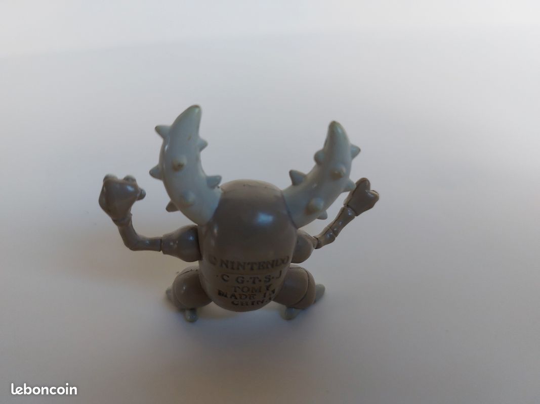 Figurine pokémon Scarabrute Tomy - Jeux & Jouets