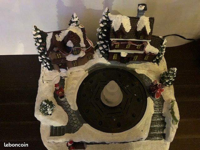 Village de noël avec vraie fontaine à eau intégrée, Scène lumineuse & animée (Non Lemax / Luville) (Fééric) (image 3)