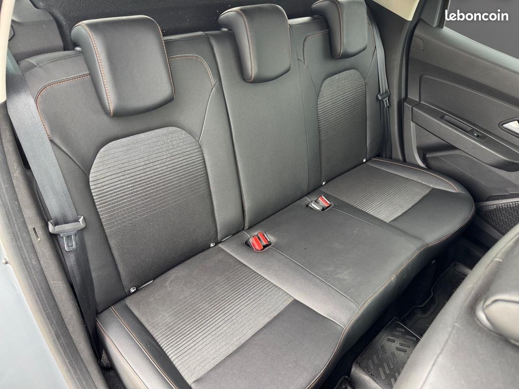 DACIA DUSTER 1.5 BLUE DCI 115 4x2 SL EXTREME 115Ch Garantie 12 mois (image 8)