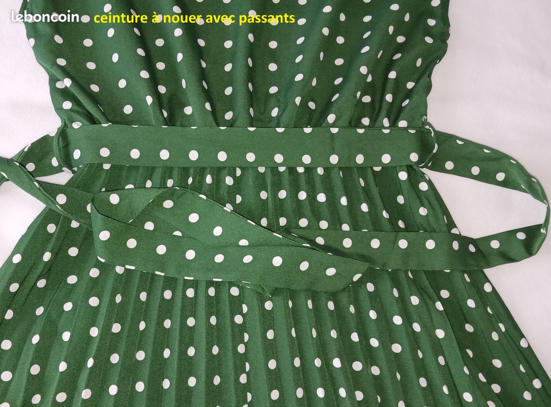 Robe rétro verte à pois blancs Vêtements