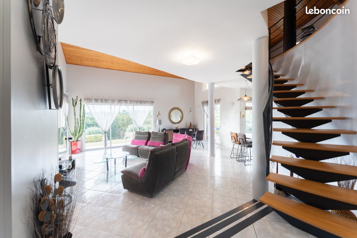 Maison 6 pièces 194 m² · à Rouffiac-Tolosan · 194 m² · 679 000 €