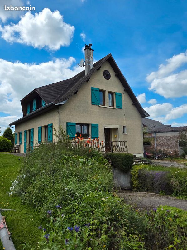 Maison 7 pièces 153 m² · à Crèvecoeur-le-Grand · 153 m² · 239 000 €