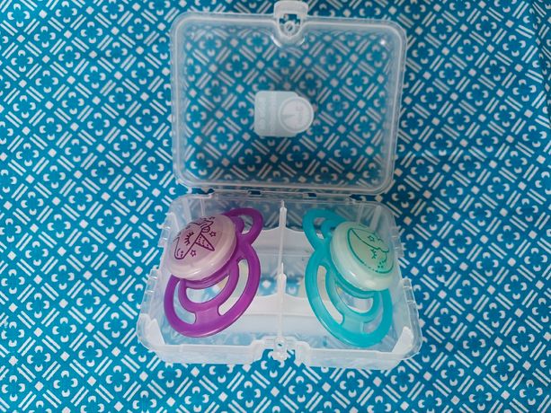 MAM Perfect Start Sucette pour bébé en silicone avec étui porte-sucette, 0-2  mois, bleu clair : : Bébé et Puériculture