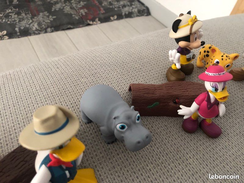 Lot figurines disney. Donald Mickey minnie (image 9)
