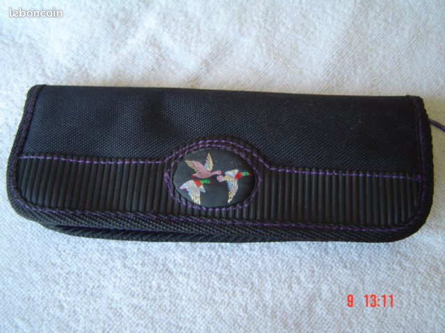 Trousse brodée motif canards (image 1)