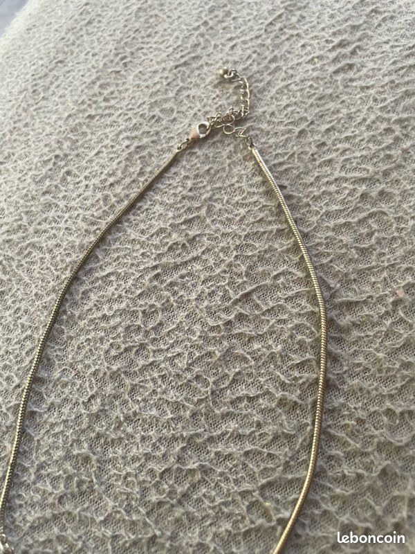 Collier argenté avec des belles pierres (image 6)