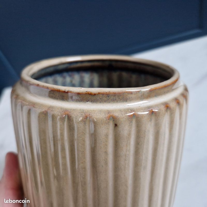 Cache pot en céramique (image 13)