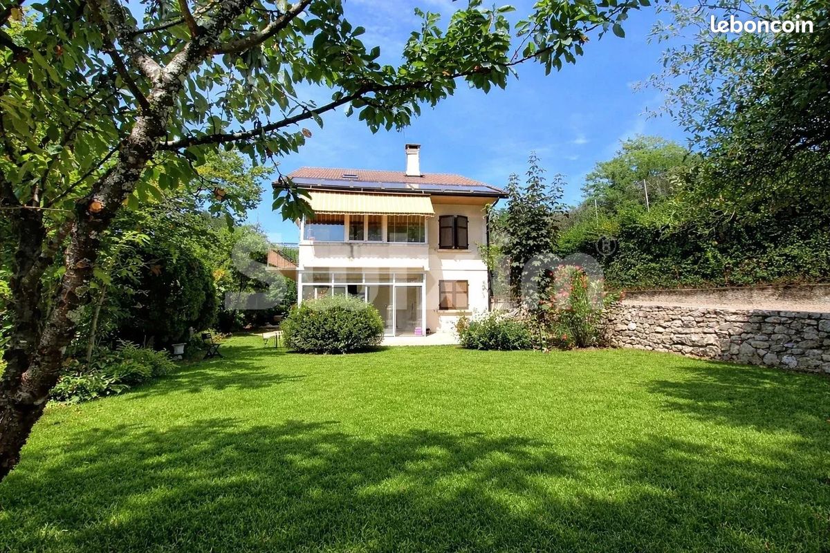 Maison 7 pièces 222 m² · à Voglans · 222 m² · 650 000 €