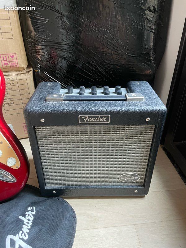 Guitare électrique Squier Strat et ampli (image 4)
