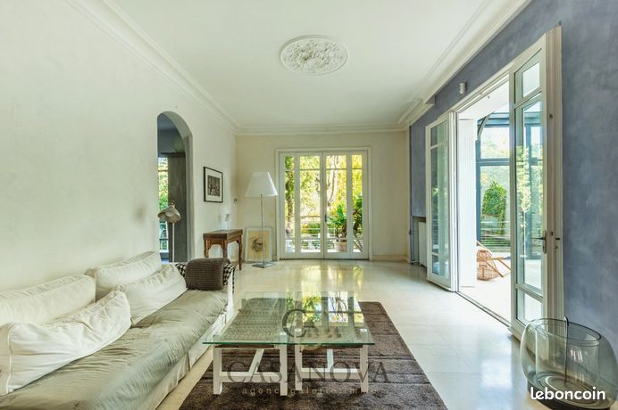 Maison 7 pièces 223 m² — 2
