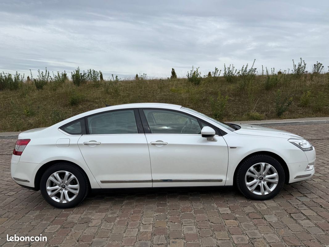 Citroen c5 exclusive 2.0 hdi 163cv annee 2013 (image 2)