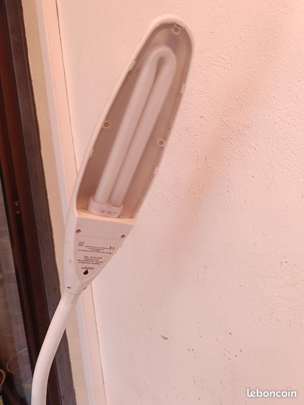 Lampe de couturière ou brodeuse (image 2)