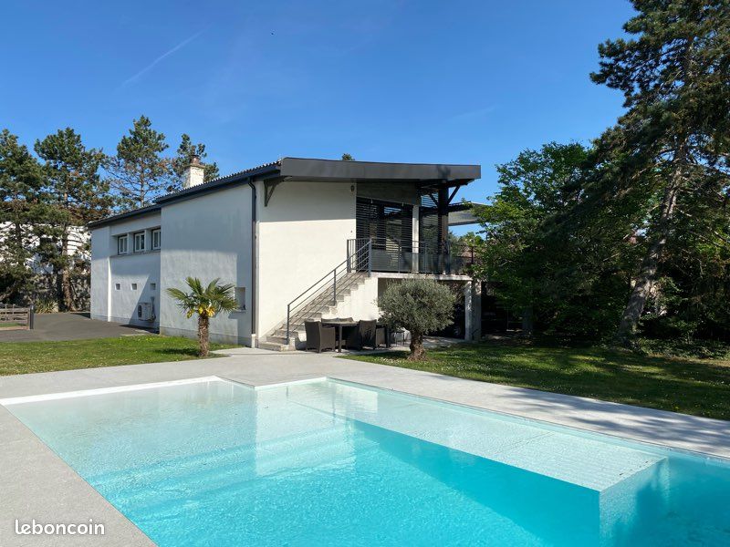 Maison 7 pièces 220 m² · à Cuzieu · 220 m² · 560 000 €