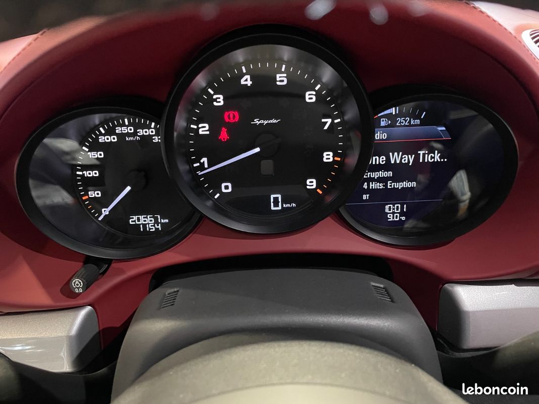 PORSCHE 718 SPYDER 4.0i 420 ch - PORSCHE APPROVED 12/2026 - BOSE - CARPLAY - INTERIEUR SPYDER CLASSIC HERITAGE - CAMERA (image 36)