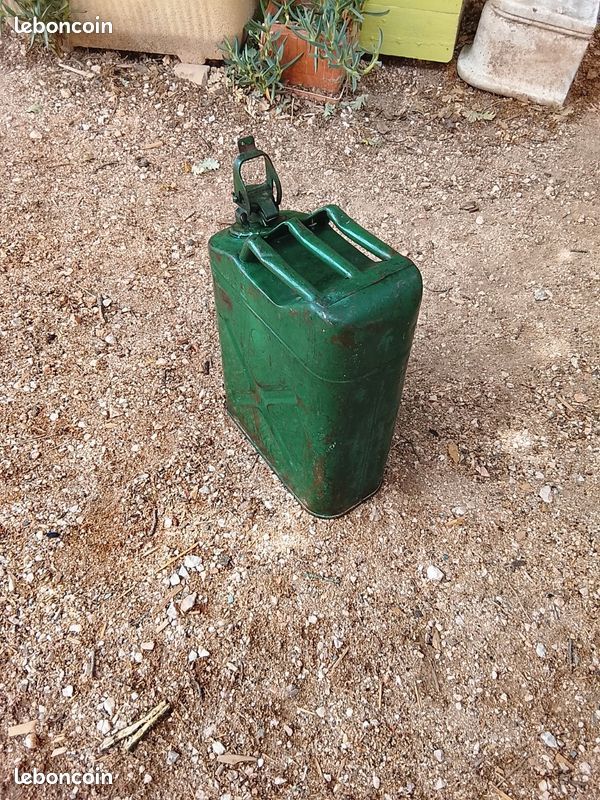 Jerrican en métal USA QMC 20 litres 1951 ICC 5L Russakov - Collection