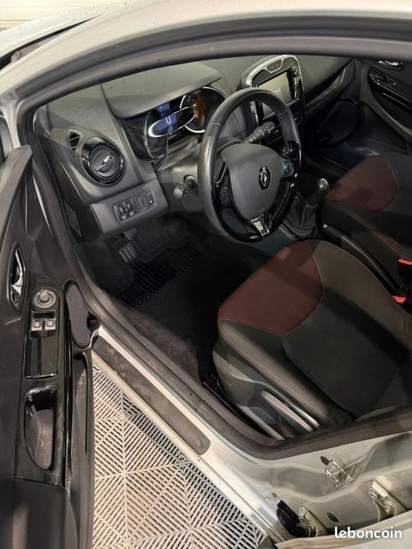 Renault Clio 1.5 DCI 90 ENERGY EXPRESSION GARANTIE 1 AN (image 7)