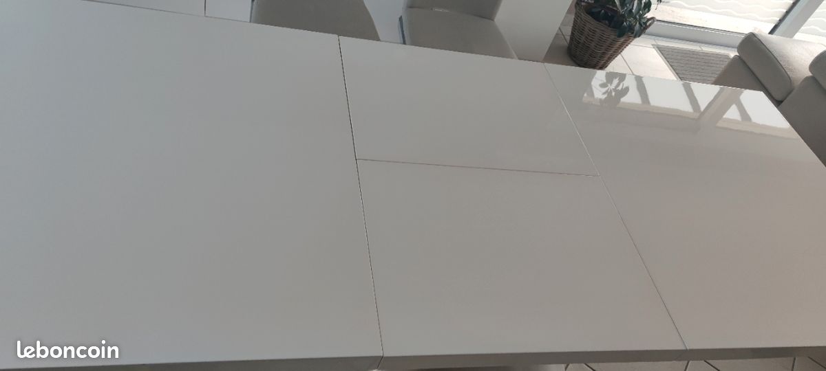 Table séjour (image 5)