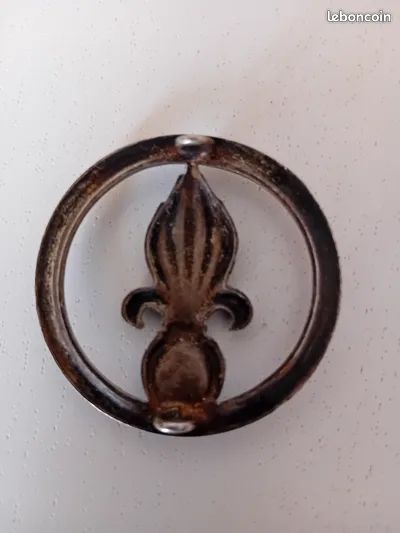 Insigne Légion étrangère Française Ancien – Beraudy Vaure Ambert 61, Collection Militaire