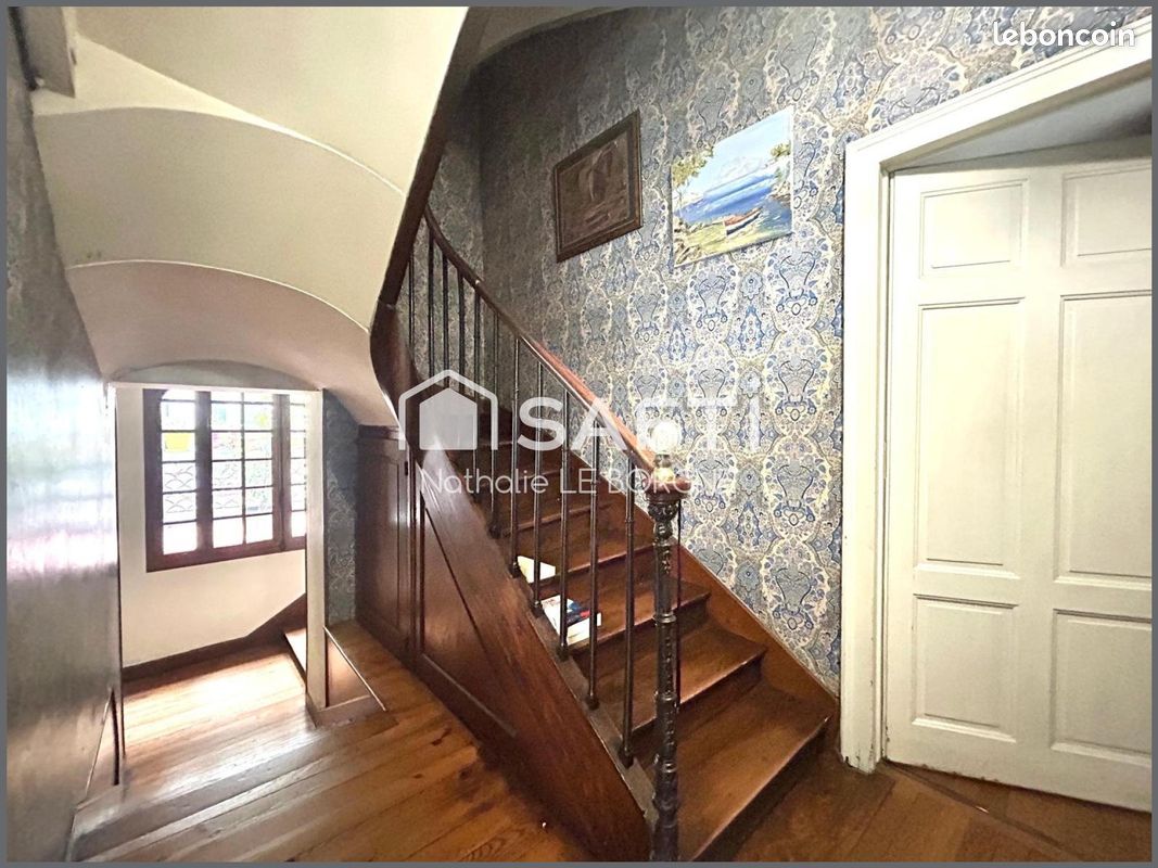 Maison 10 pièces 340 m² · à Castres · 340 m² · 295 000 €