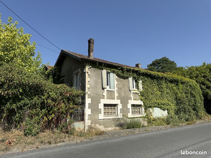 Maison 8 pièces 133 m² · à Montguyon · 133 m² · 64 000 €