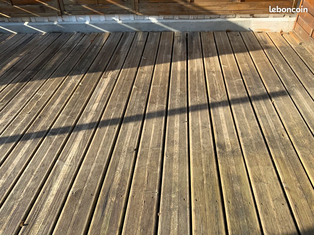 Lames de terrasse en pin (image 1)