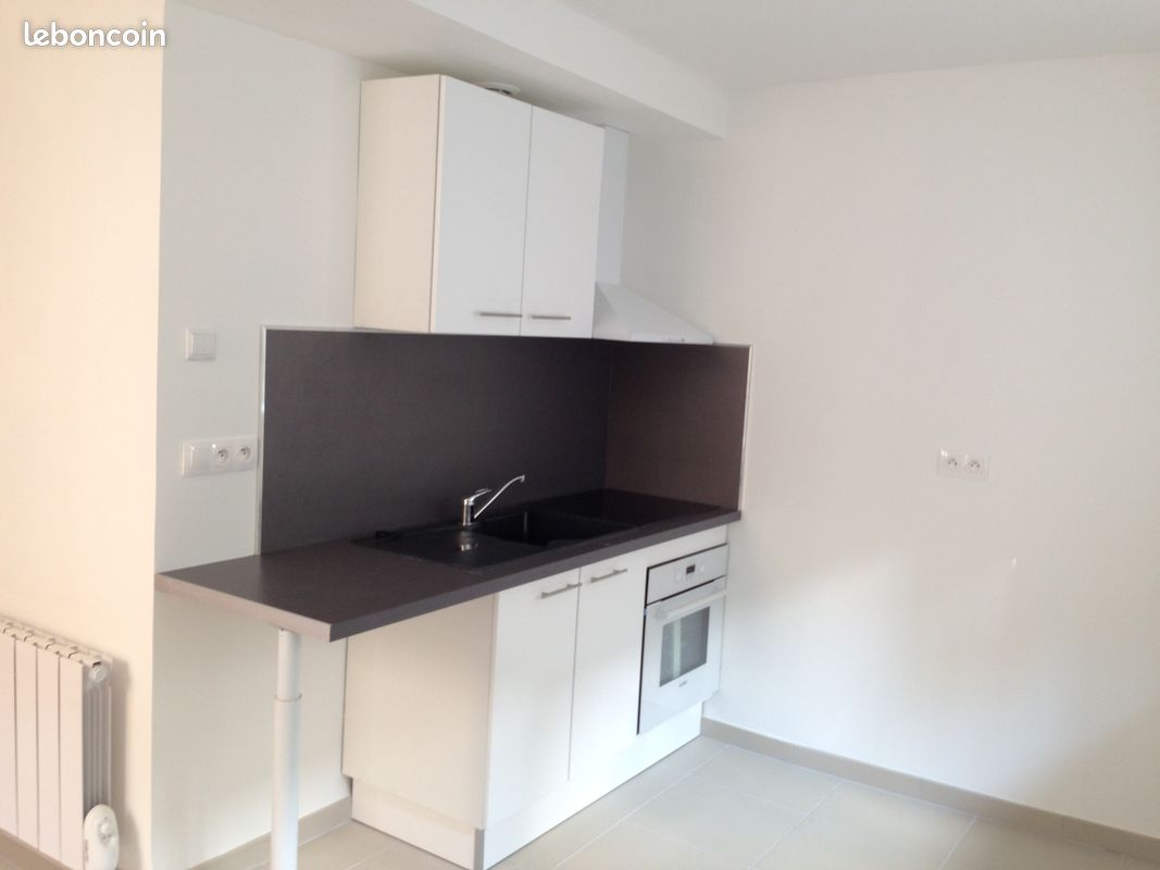 Immeuble 191 m² · à Septeuil · 191 m² · 409 500 €