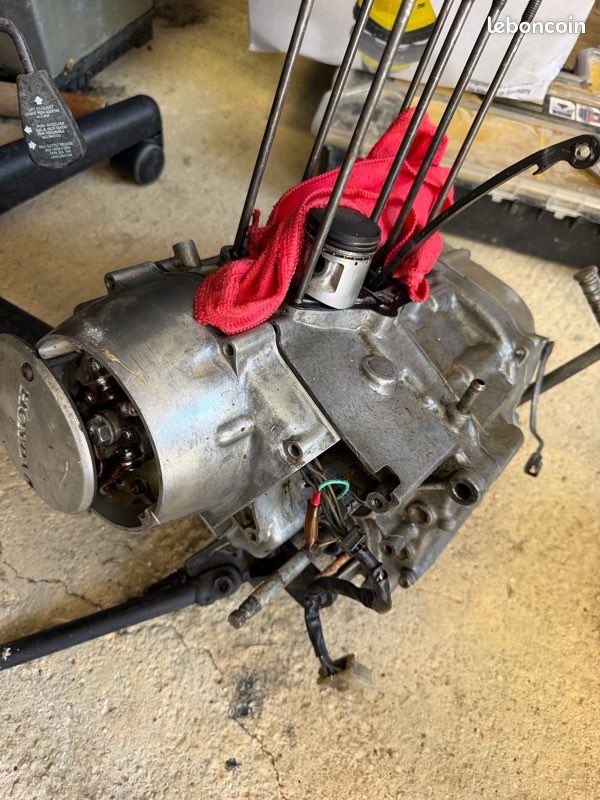 Bas moteur cb TWIN 125 t1 (image 1)