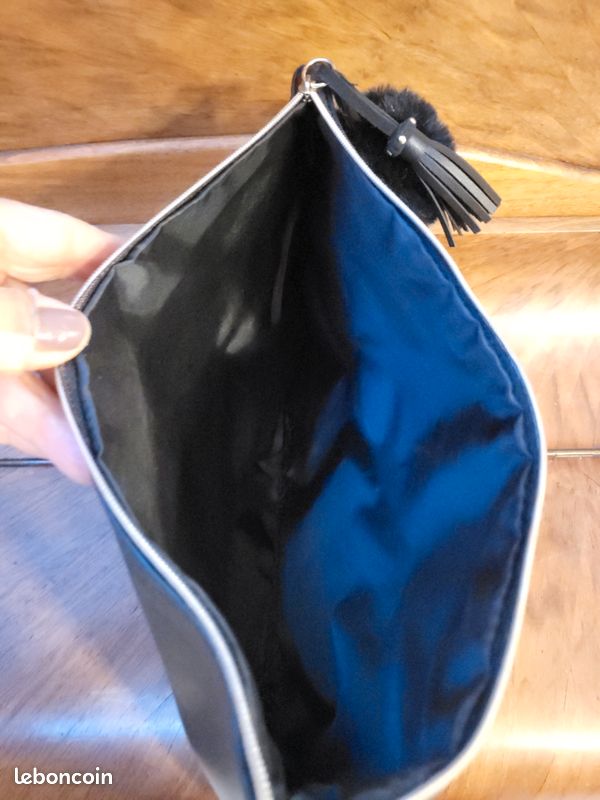 Pochette noire/dorée (image 3)