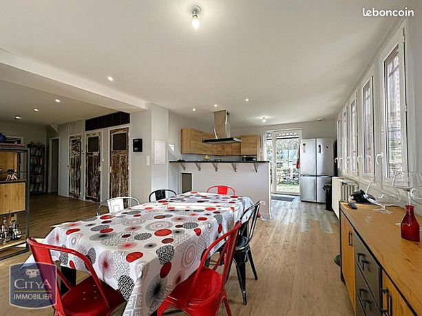 Maison 6 pièces 196 m²