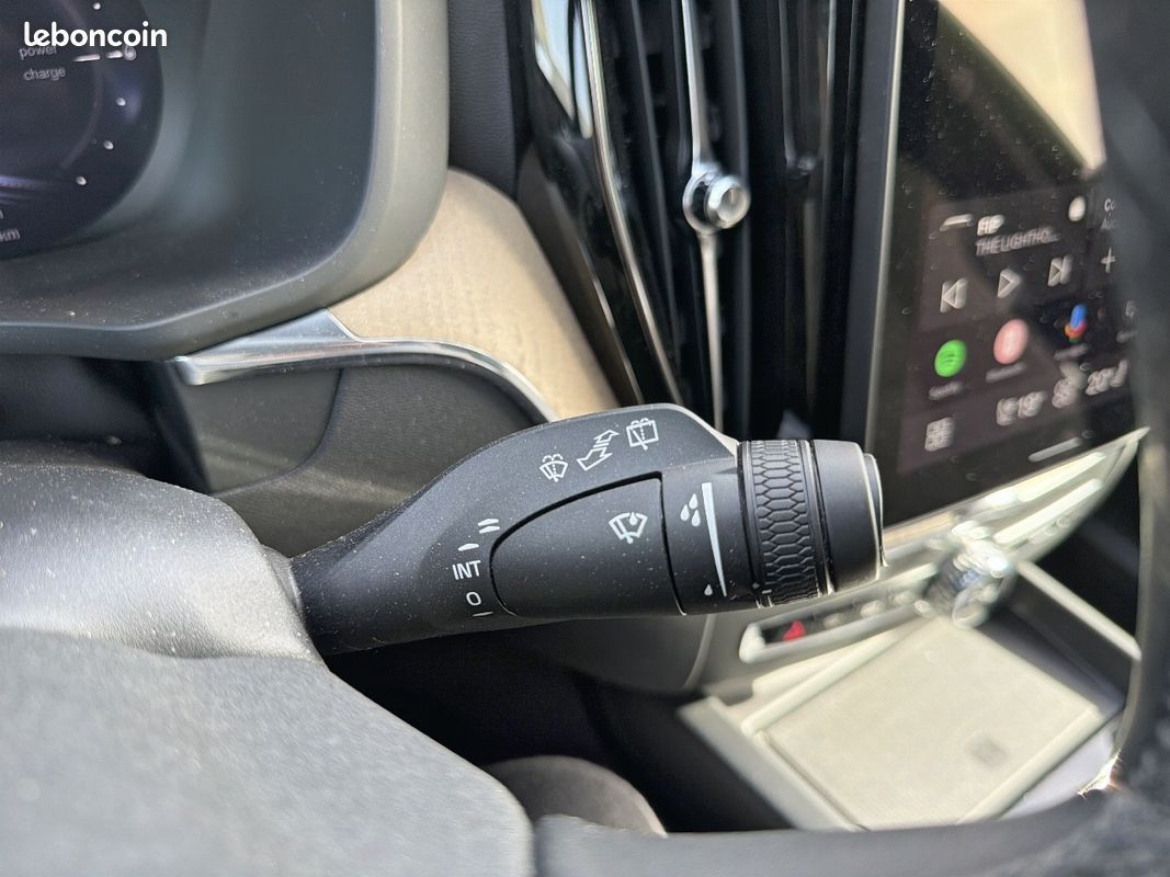 VOLVO XC60 T6 AWD Hybride rechargeable 253 ch+145 ch Geartronic 8 Plus Style Dark (image 24)