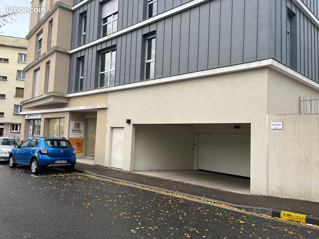 Parking 12 m² · à Dijon · 12 m² · 60 €/mois