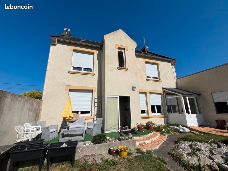 Maison 8 pièces 207 m² · à Landerneau · 207 m² · 369 600 €