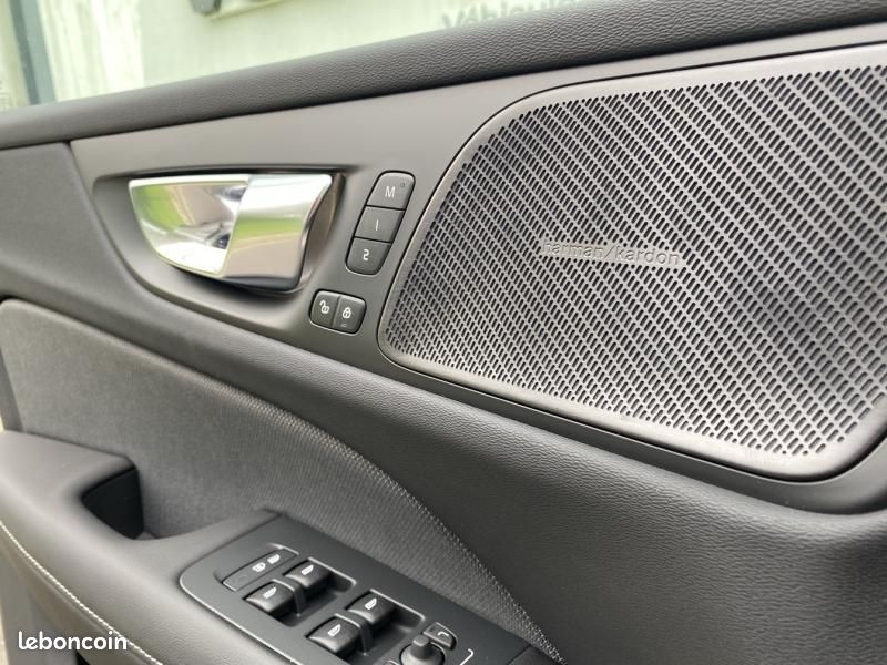 Volvo V60 B3 163ch Plus Style Dark DCT 7 (image 18)