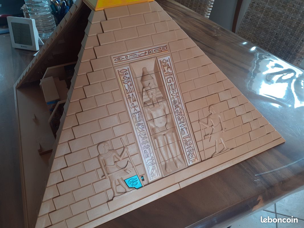 PYRAMIDE PLAYMOBIL 4240 + Pylône de temple 4243 EUR 49,00 - FR