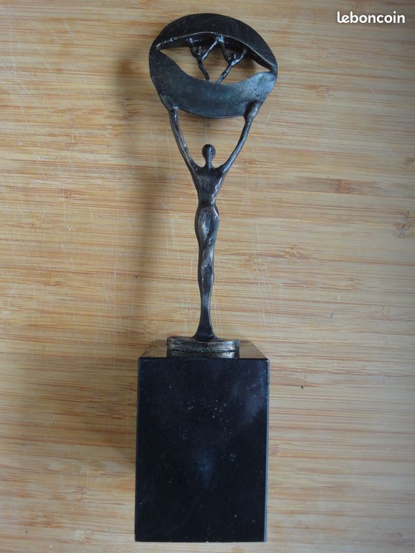 Sculpture en bronze de Corry Ammerlaan ,socle en marbre (image 8)