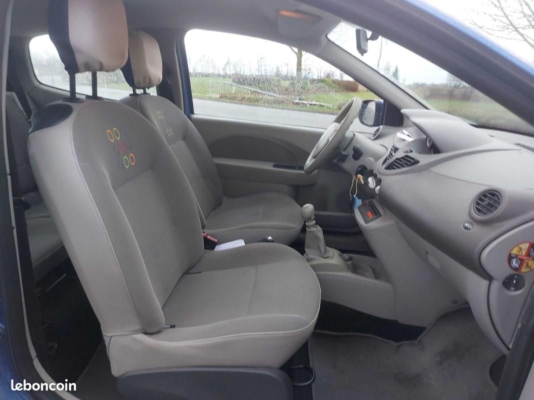 Renault Twingo II 1.2 16v 75 eco2 Expression 1ere Main (image 8)