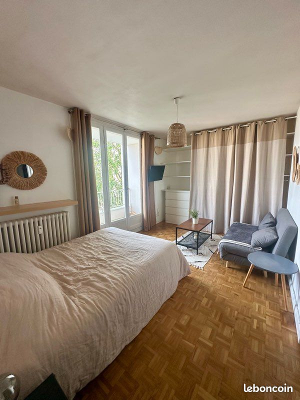 Appartement 1 pièce(s) 27 m²à louer Tassin-la-demi-lune